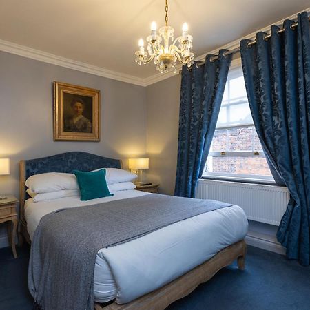 Blue Boar Hotel 몰든 외부 사진