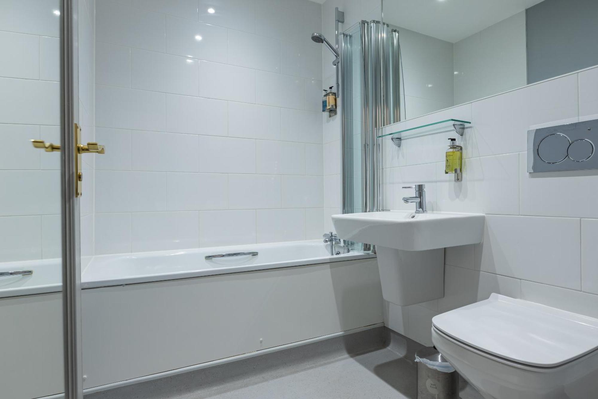 Blue Boar Hotel 몰든 객실 사진