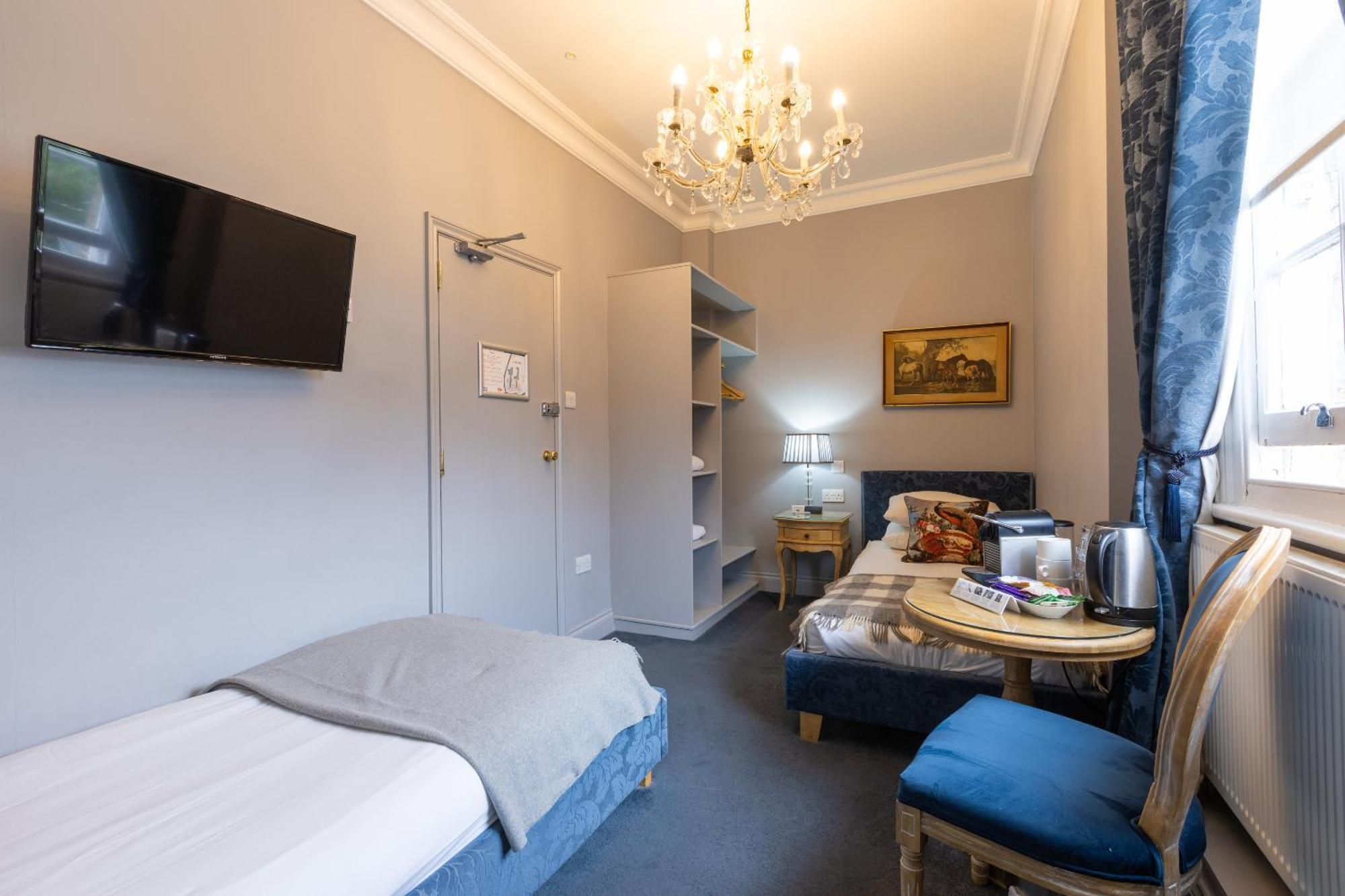 Blue Boar Hotel 몰든 객실 사진