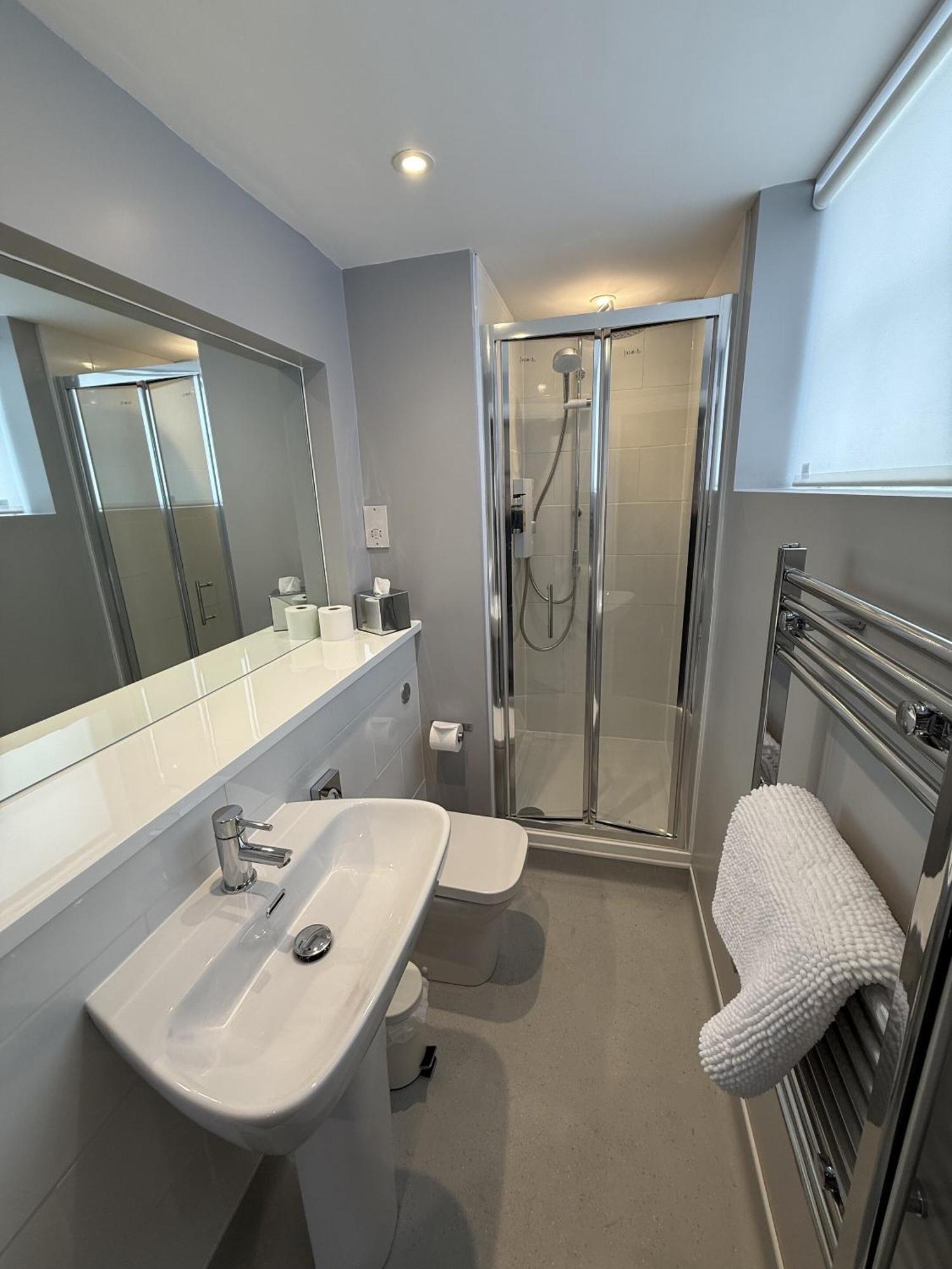 Blue Boar Hotel 몰든 객실 사진
